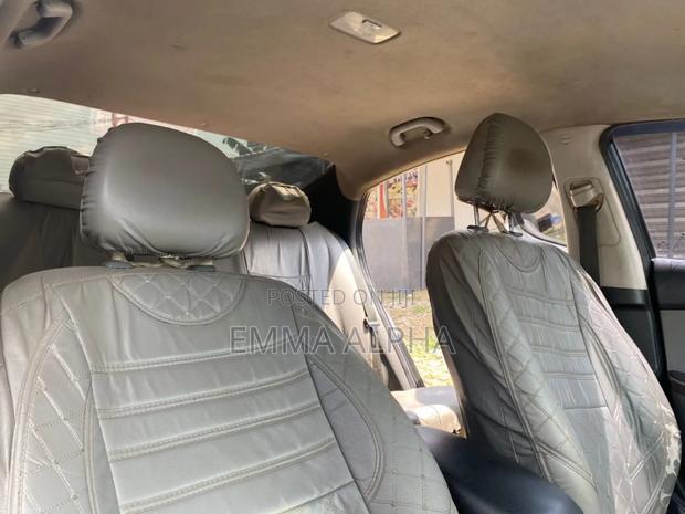 Hyundai Elantra GLS Automatic 2012 Black photo 8