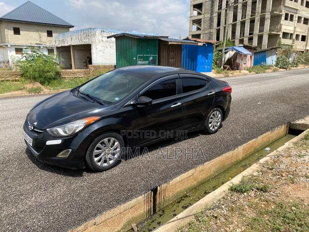 Hyundai Elantra GLS Automatic 2012 Black photo 11