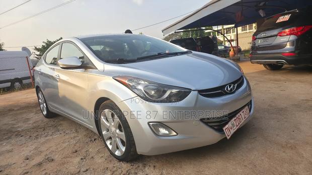 Hyundai Elantra Limited Sedan FWD (1.8L 4cyl 6A) 2013 Silver