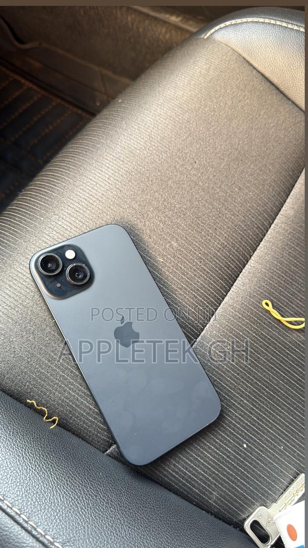 Apple iPhone 15 128 GB Black photo 3