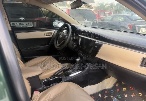 Toyota Corolla 2015 Brown