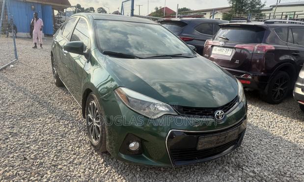 Toyota Corolla 2015 Brown