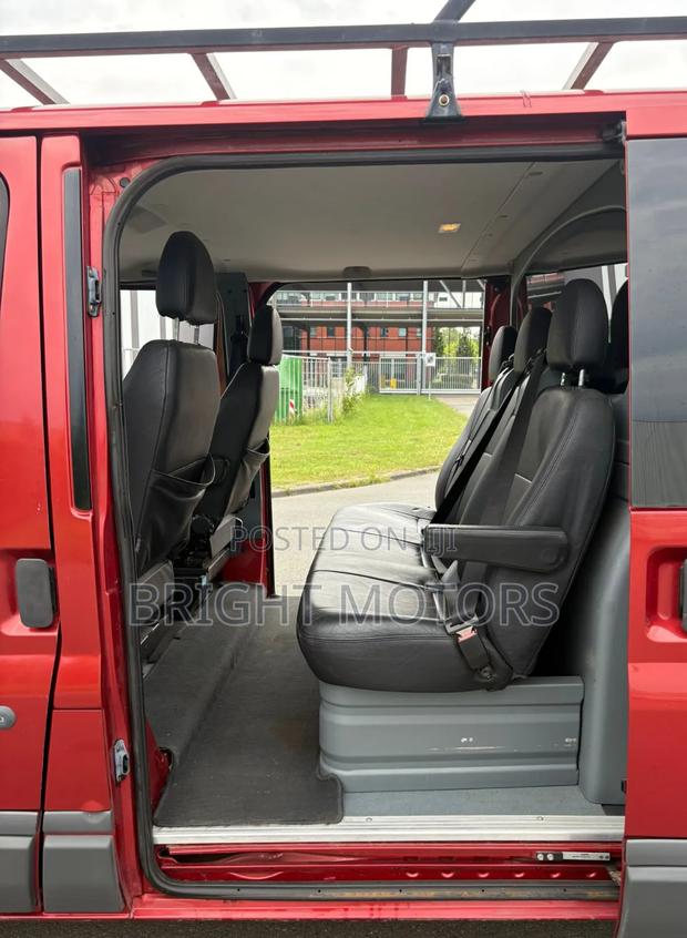Ford Transit 2011 Red photo 3