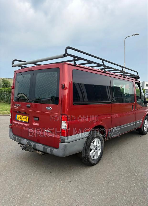 Ford Transit 2011 Red photo 7