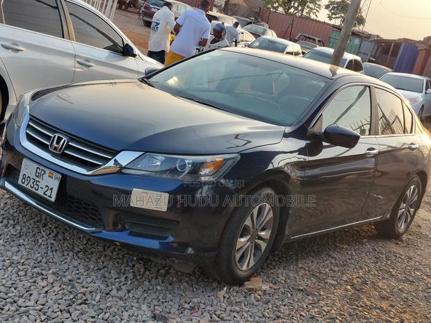 Honda Accord LX 4dr Sedan FWD (2.4L 4cyl 2A) 2017 Blue