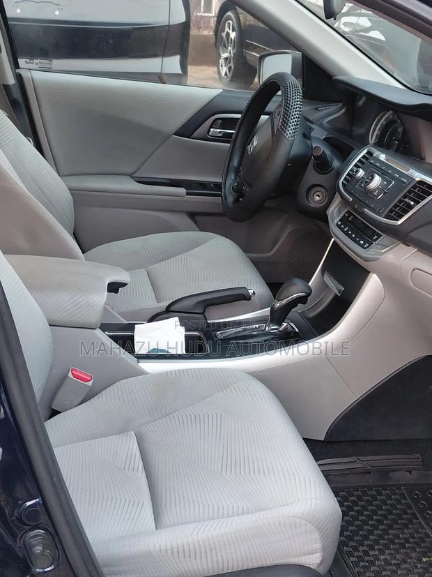 Honda Accord LX 4dr Sedan FWD (2.4L 4cyl 2A) 2017 Blue