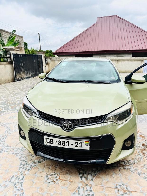 Toyota Corolla LE 4dr Sedan (1.8L 4cyl CVT) 2015 Green