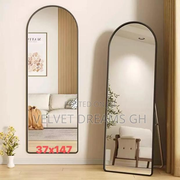 Perfect Full-Body Dressing Mirror for Any Room photo 2