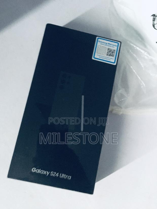 New Samsung Galaxy S24 Ultra 1 TB Gold
