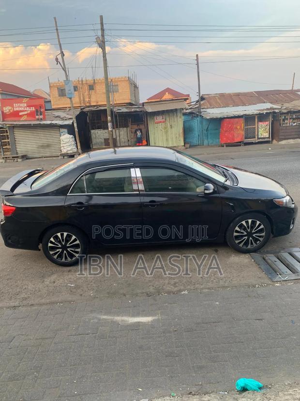 Toyota Corolla 2013 Black photo 5