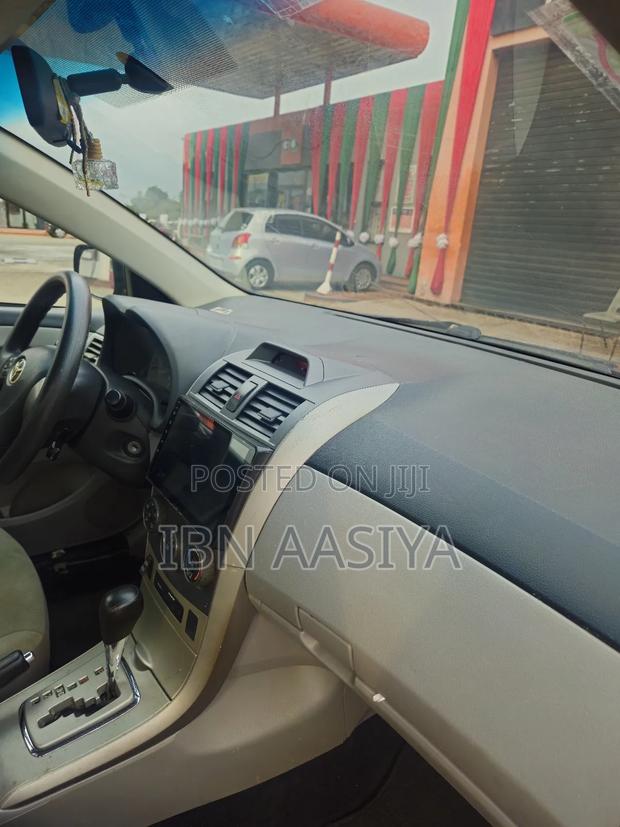 Toyota Corolla 2013 Black photo 8