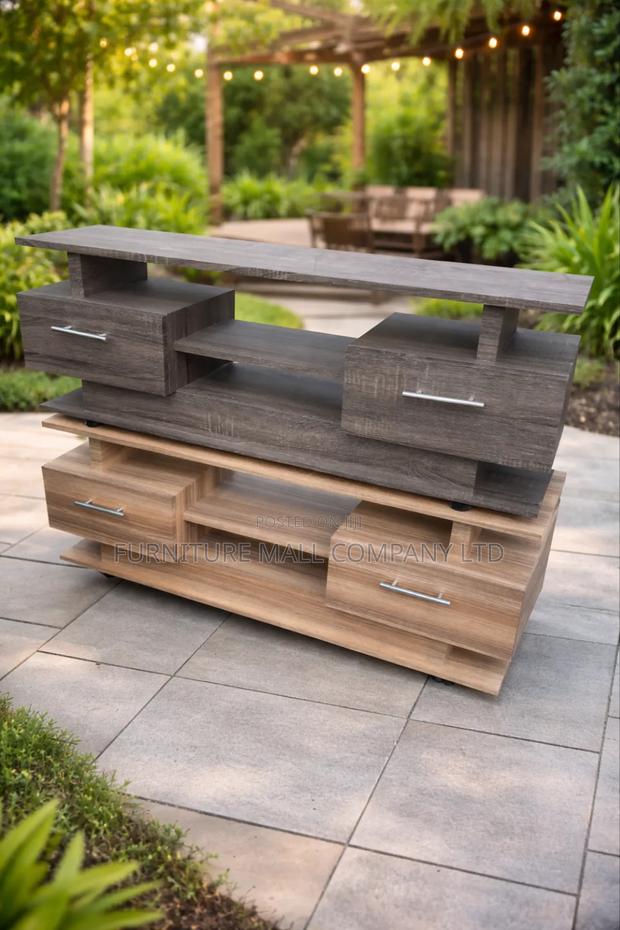 Executive Tv Stand for Ladies and Gentlemen · Photo 2