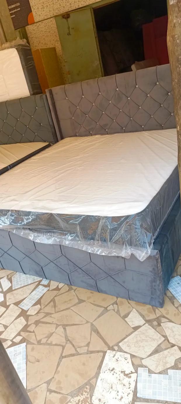 72/75 Queen Size Mattress and Frame · Photo 2