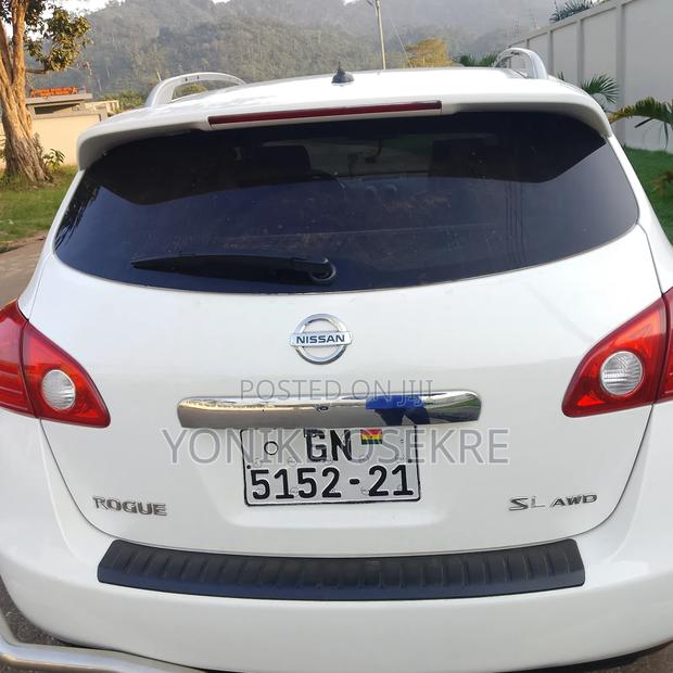 Nissan Rogue SV 2013 White photo 6