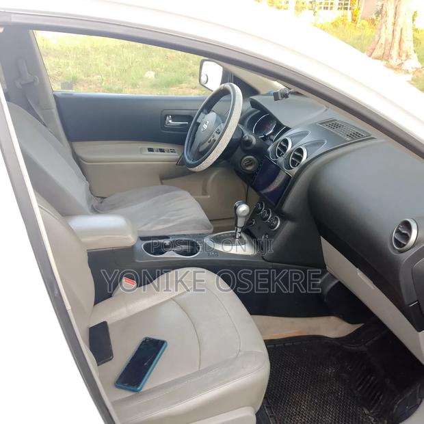 Nissan Rogue SV 2013 White photo 5