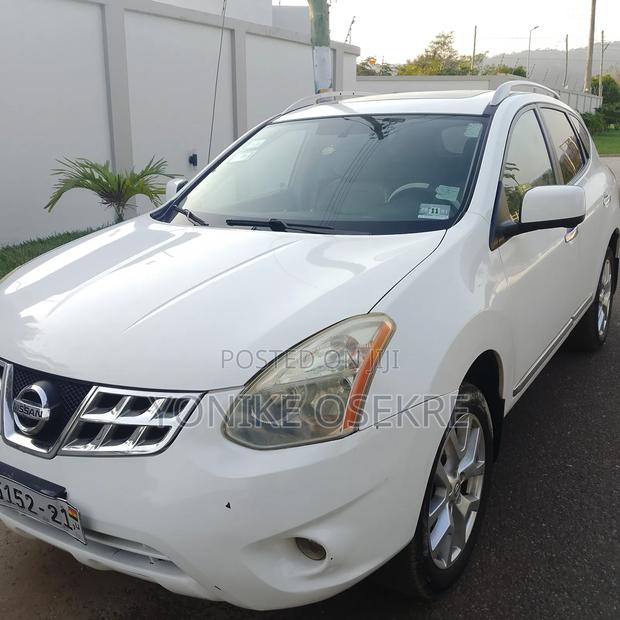 Nissan Rogue SV 2013 White photo 9
