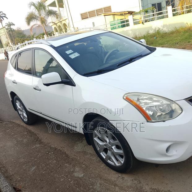 Nissan Rogue SV 2013 White photo 8