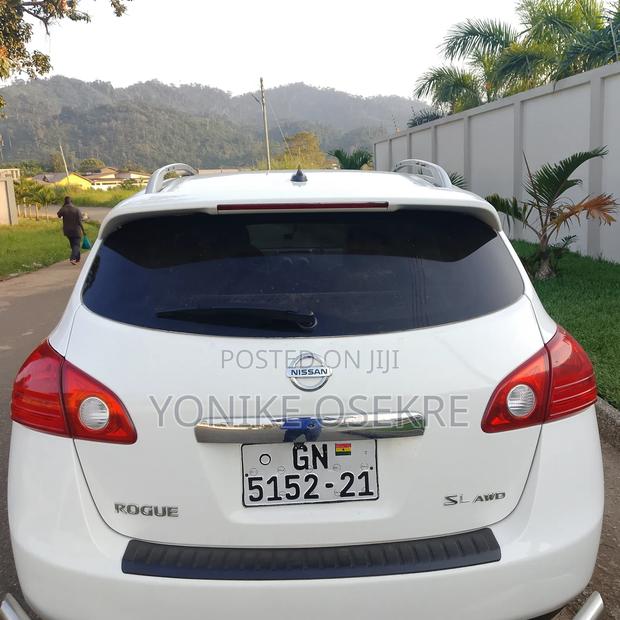 Nissan Rogue SV 2013 White photo 10