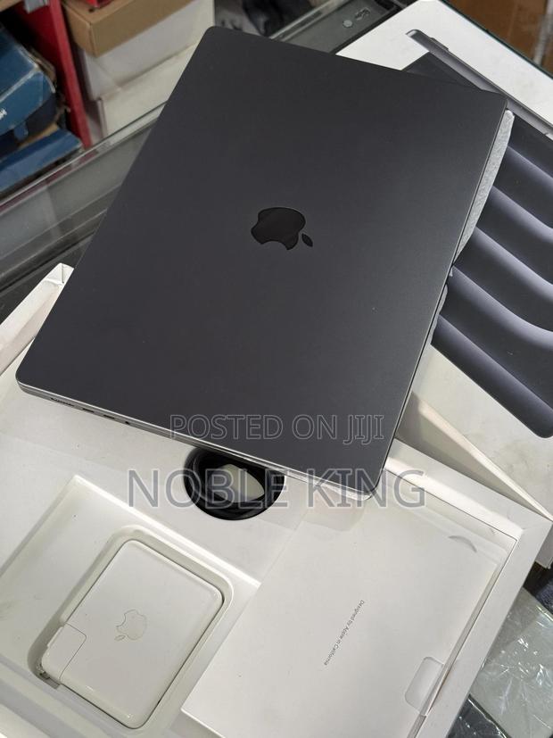 New Apple MacBook Pro 2024 M4 Max 16-Inch 48GB Apple M4 Max SSD 1T photo 3