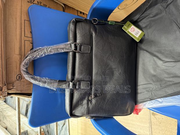 Pure Leather Jeep Laptop Bag With a Shoulder Strap. · Photo 4