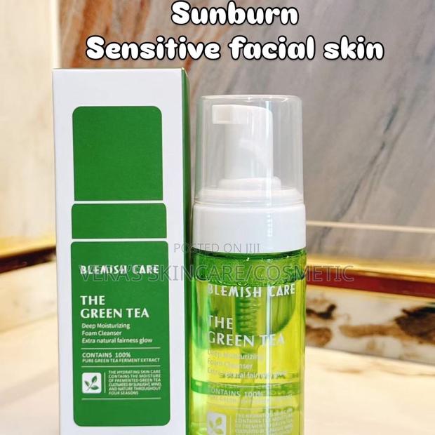 Blemish Care Green Tea Foaming Cleanser · Photo 4