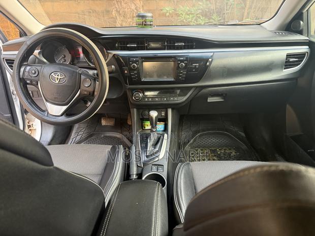 Toyota Corolla S 4dr Sedan (1.8L 4cyl CVT) 2015 White