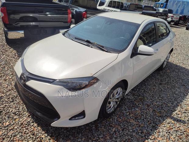 Toyota Corolla LE Eco (1.8L 4cyl 2A) 2019 White