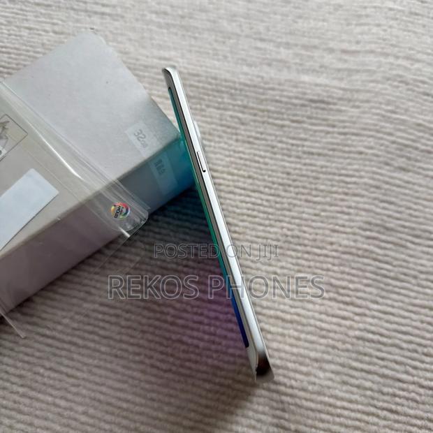 New Samsung Galaxy S6 edge 32 GB White photo 4