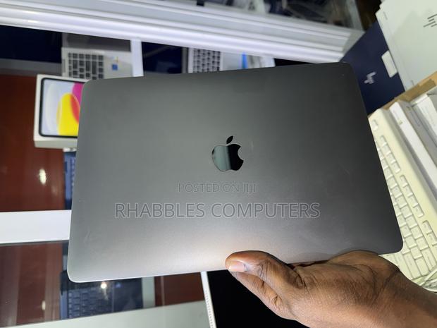 Laptop Apple MacBook Pro 2019 16GB Intel Core i7 SSD 512GB photo 2