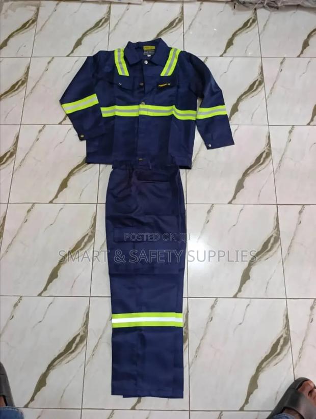 Coverall (Top And Down) · Photo 2
