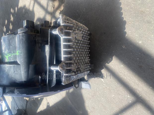 Jeep Wrangler Head Light photo 2