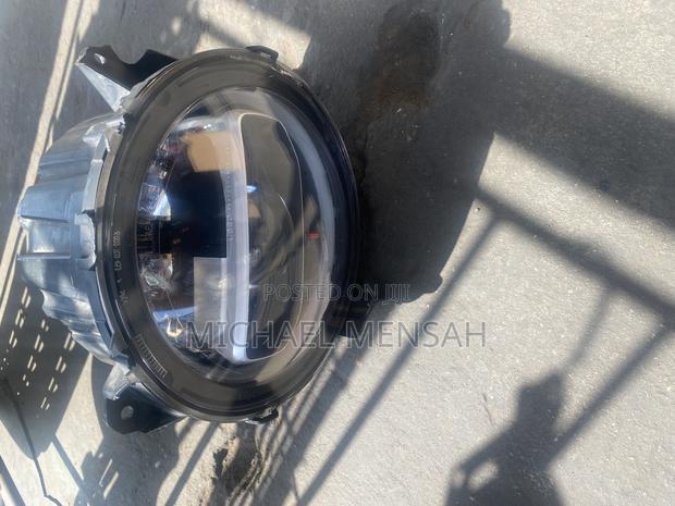Jeep Wrangler Head Light photo 4