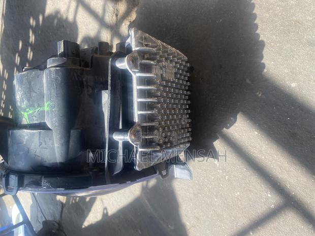 Jeep Wrangler Head Light photo 3