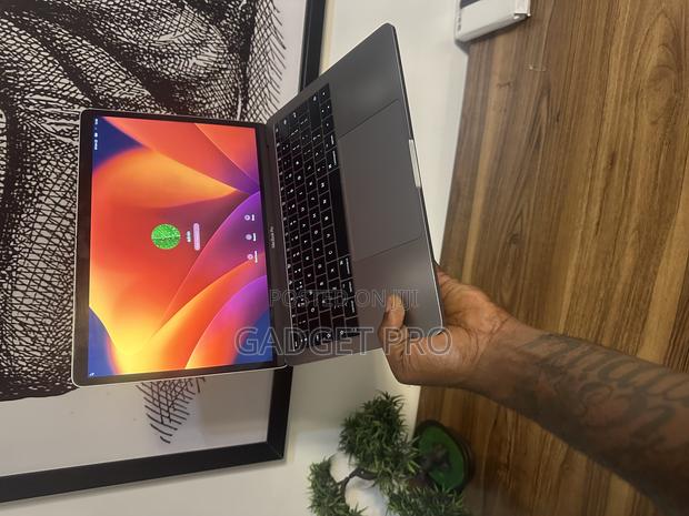 Laptop Apple MacBook Pro 2017 16GB Intel Core I7 SSD 512GB photo 5