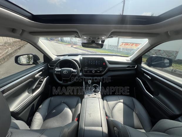 New Toyota Highlander XLE AWD 2024 Black