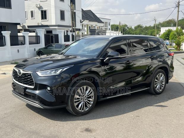 New Toyota Highlander XLE AWD 2024 Black