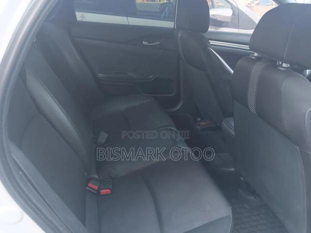 Honda Civic 2019 White