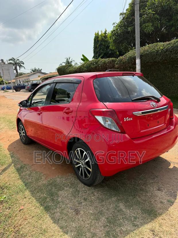 Toyota Vitz 1.0 FWD 5dr 2012 Red