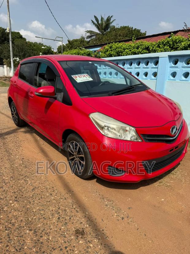 Toyota Vitz 1.0 FWD 5dr 2012 Red