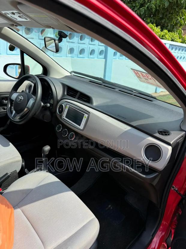 Toyota Vitz 1.0 FWD 5dr 2012 Red
