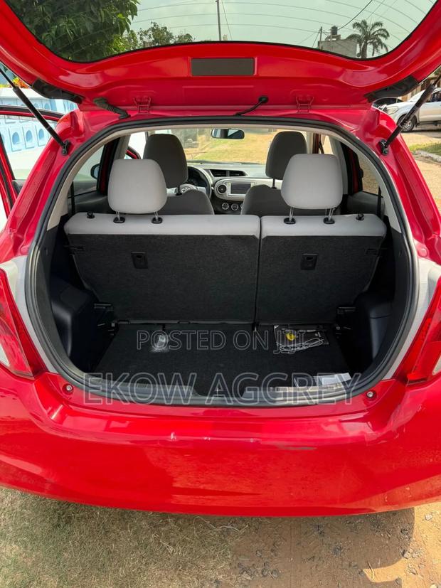 Toyota Vitz 1.0 FWD 5dr 2012 Red