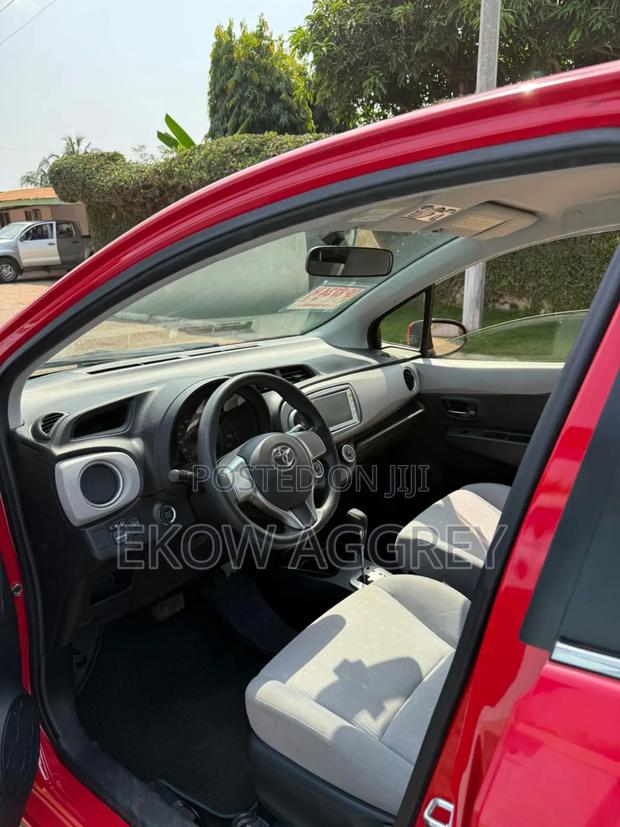 Toyota Vitz 1.0 FWD 5dr 2012 Red