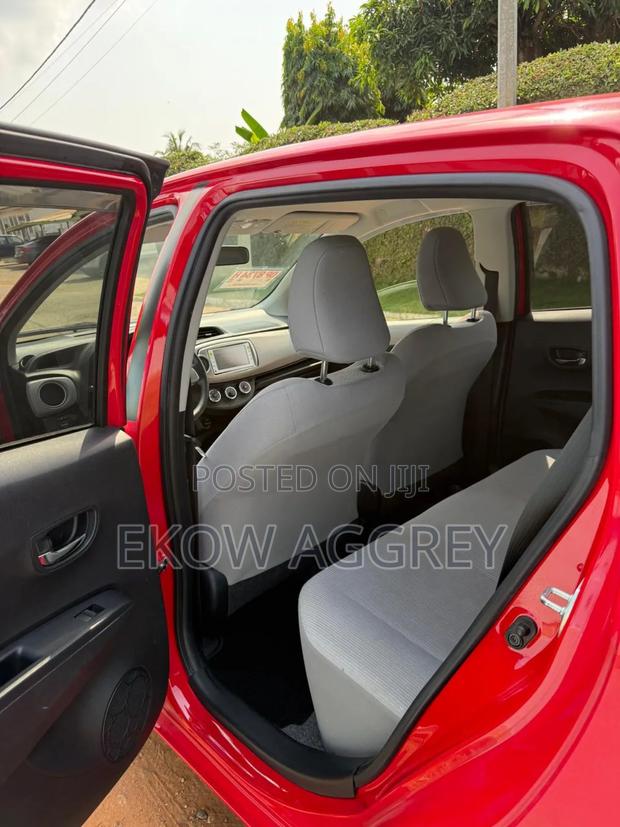 Toyota Vitz 1.0 FWD 5dr 2012 Red