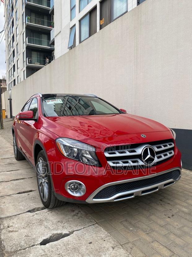Mercedes-Benz GLA 250 2018 Red photo 5