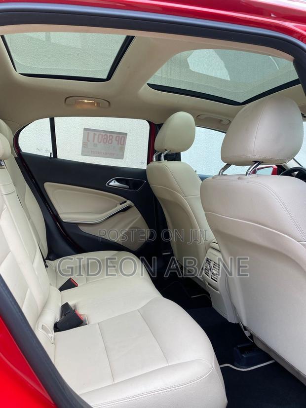Mercedes-Benz GLA 250 2018 Red photo 3