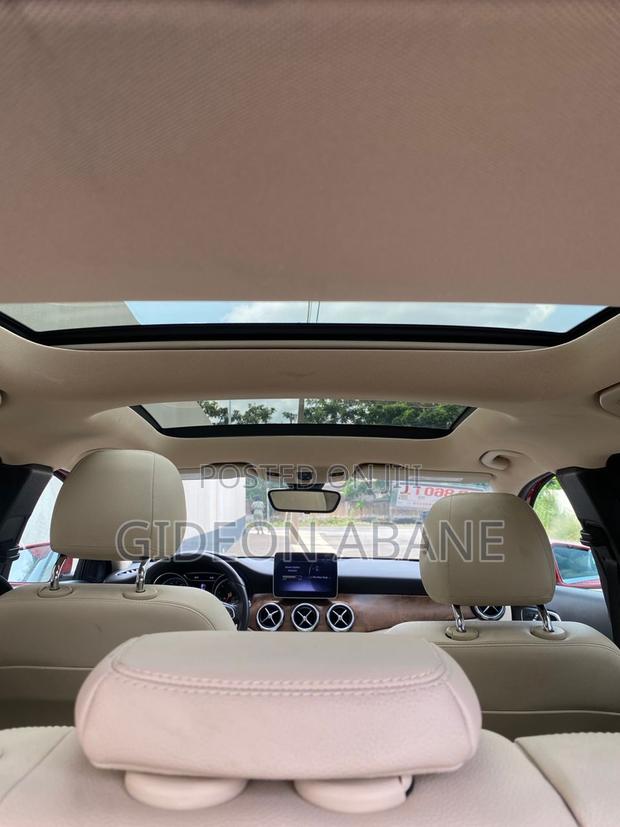 Mercedes-Benz GLA 250 2018 Red photo 4
