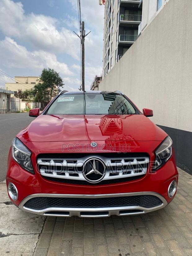 Mercedes-Benz GLA 250 2018 Red