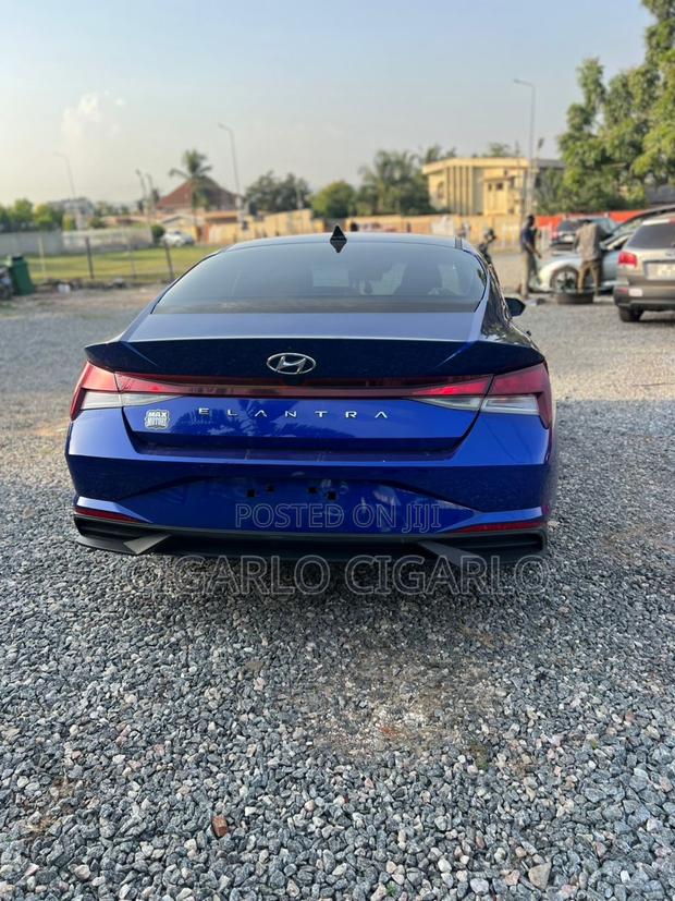 Hyundai Elantra SE 2021 Blue
