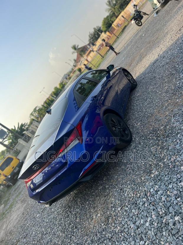Hyundai Elantra SE 2021 Blue