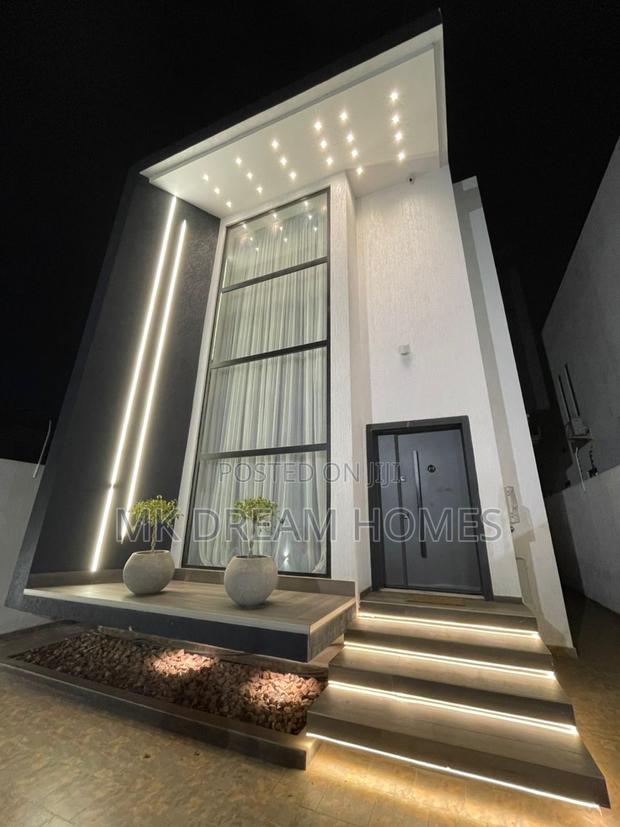 Furnished 4bdrm Mansion in School Junction for rent
